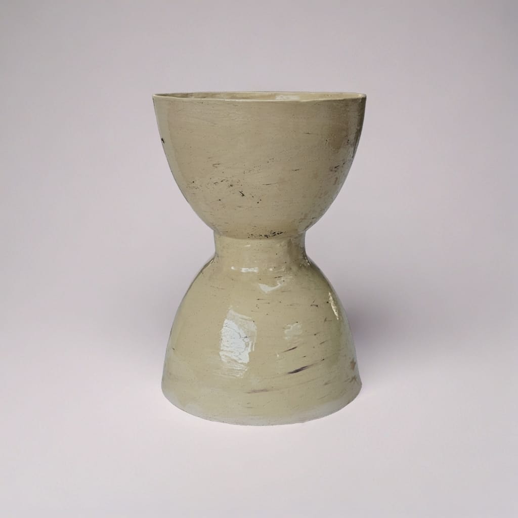 Floral Hearth Ceramic Planter – Quiet Bloomed Presence, Ø12×17 cm by Red Raven Pottery