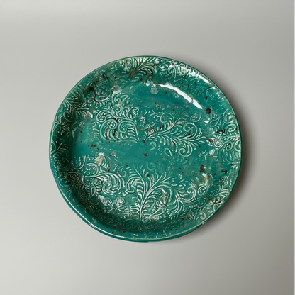 Floral Reef Ceramic Plate – Botanical Serving Ritual, Ø19.5×3 cm & Ø17.5×3 cm by Red Raven Pottery