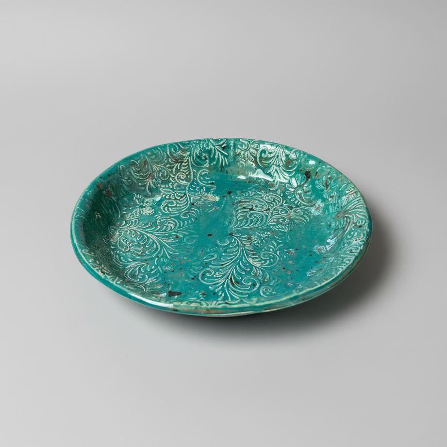 Floral Reef Ceramic Plate – Botanical Serving Ritual, Ø19.5×3 cm & Ø17.5×3 cm by Red Raven Pottery