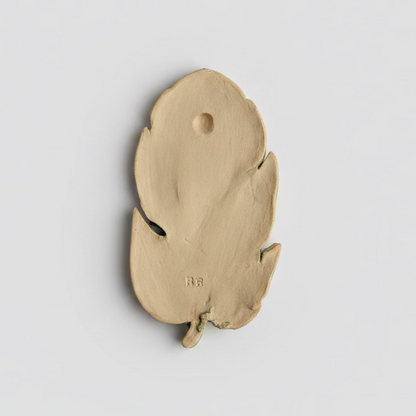 Forest Gecko Ceramic Hanging – Tropical Nature Accent, 13 × 6.5 × 1.5 cm by Red Raven Pottery