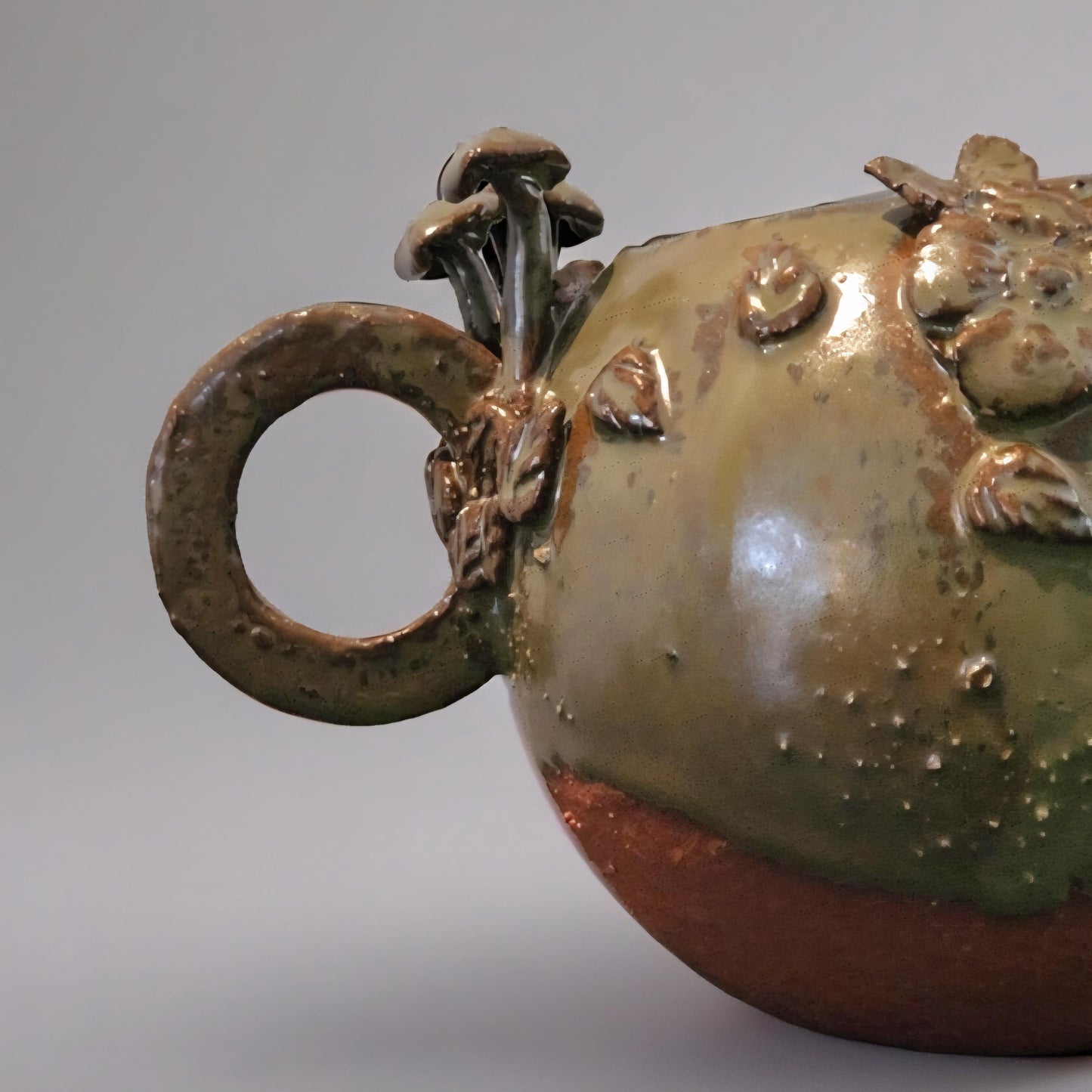 Forest Oracle Ceramic Tea Mug – Moss-Green Ritual Vessel, Ø9.5×11 cm by Red Raven Pottery