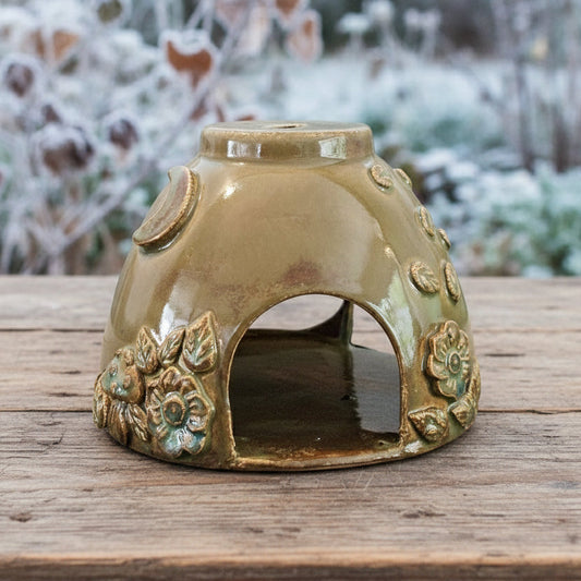 Greenwild Ceramic Bird Feeder & Shelter – Quiet Garden Refuge, Ø10×12 cm by Red Raven Pottery