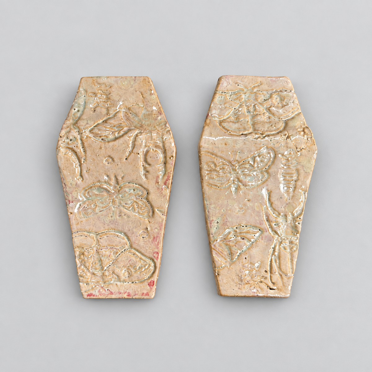 Heather Entomology Handmade Ceramic Cutlery Rests – Coffin-Shaped Tableware, 9 × 4 × 1 cm by Red Raven Pottery