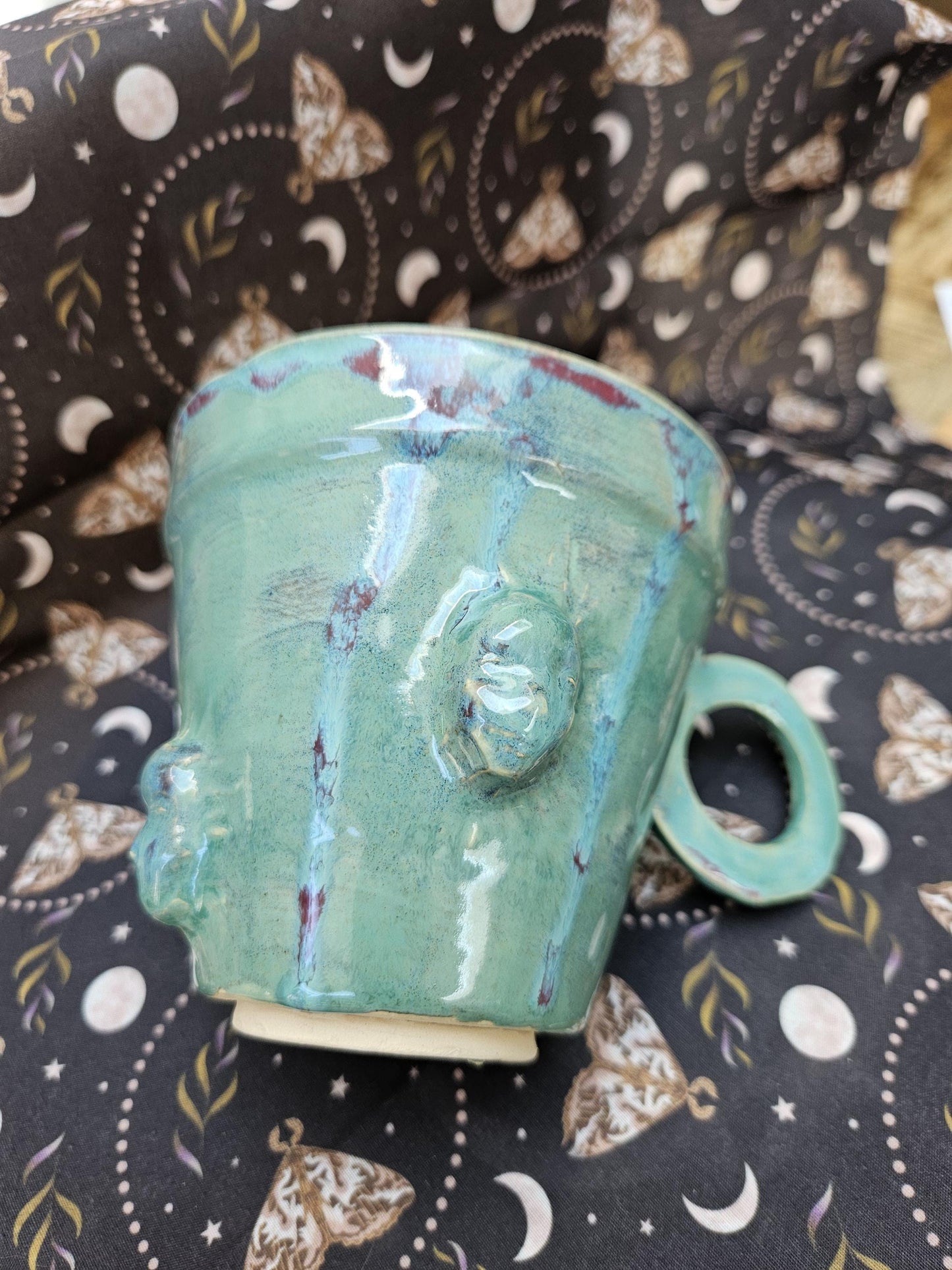 Handmade Green teacup lange skull
