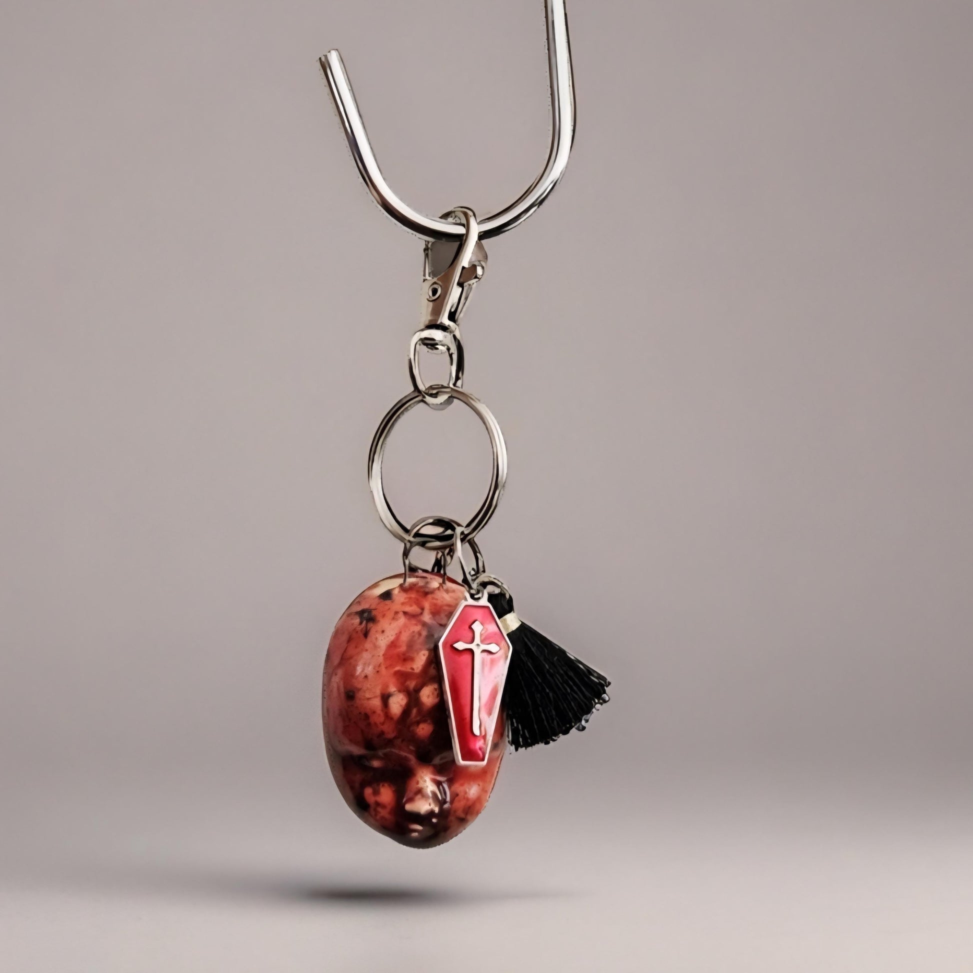 Gothic Baby Skull Keychains – Eerie Staring Ceramic Charms, 4×3 cm, various designs
