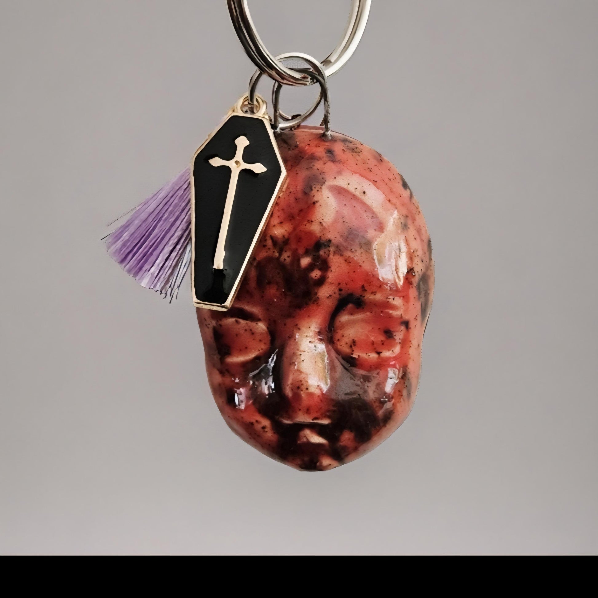 Gothic Baby Skull Keychains – Eerie Staring Ceramic Charms, 4×3 cm, various designs