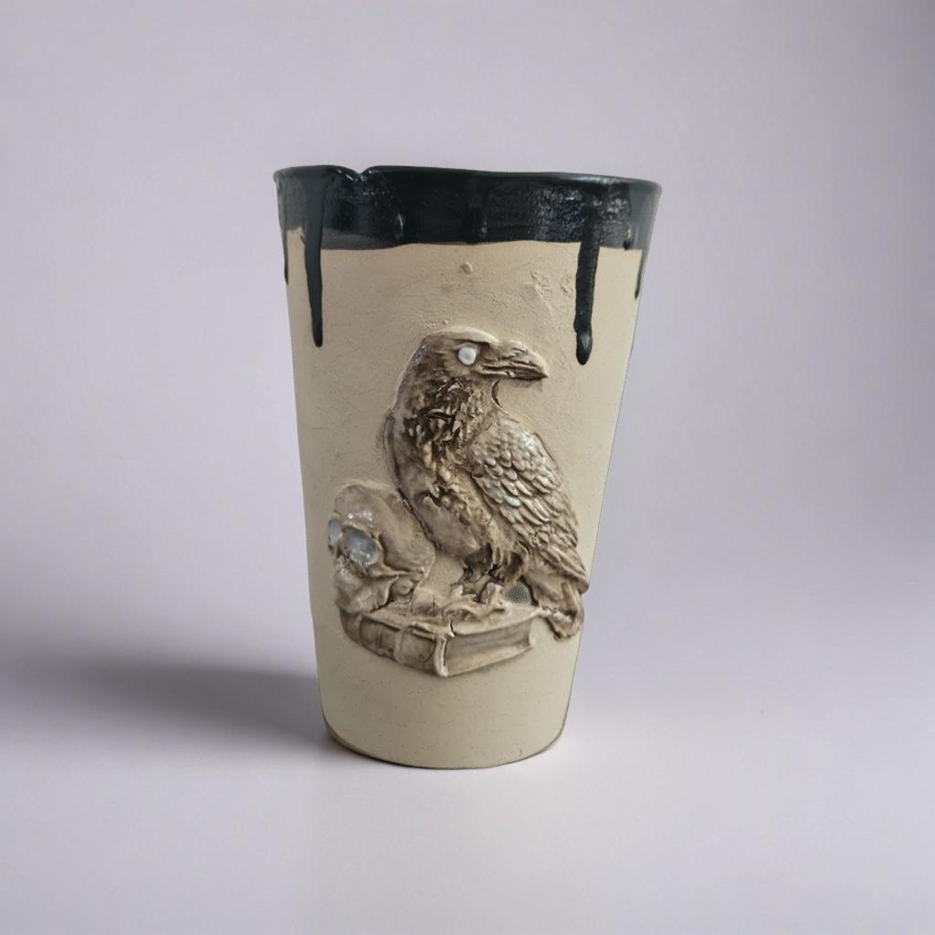 Raven Stories Tumbler – Nevermore Ceramic Vessel, Ø8×12 cm