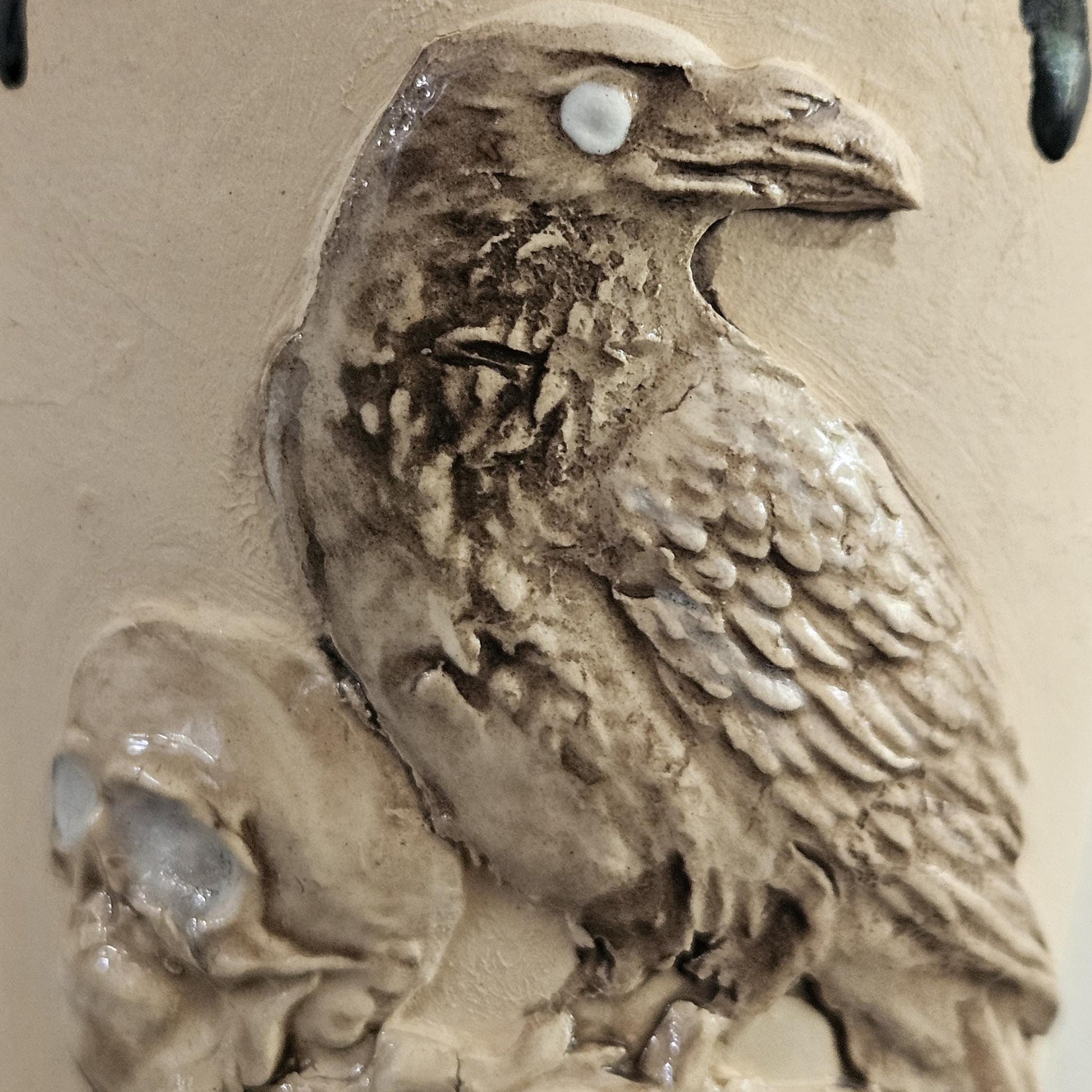 Raven Stories Tumbler – Nevermore Ceramic Vessel, Ø8×12 cm