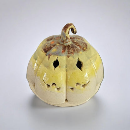 Harvest Pumpkin Tealight – Ceramic Halloween Lantern, Ø11×8 cm
