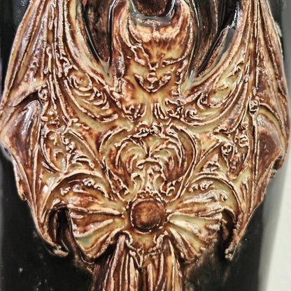 Nocturnal Bat Tumbler – Gothic Ritual Ceramic Vessel, Ø8×12 cm