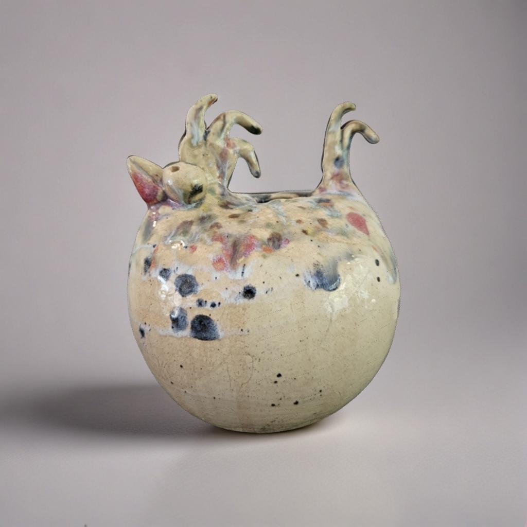 Curious Chicken Ceramic Sculpture – Speckled Charm Vessel, Ø13×11 cm