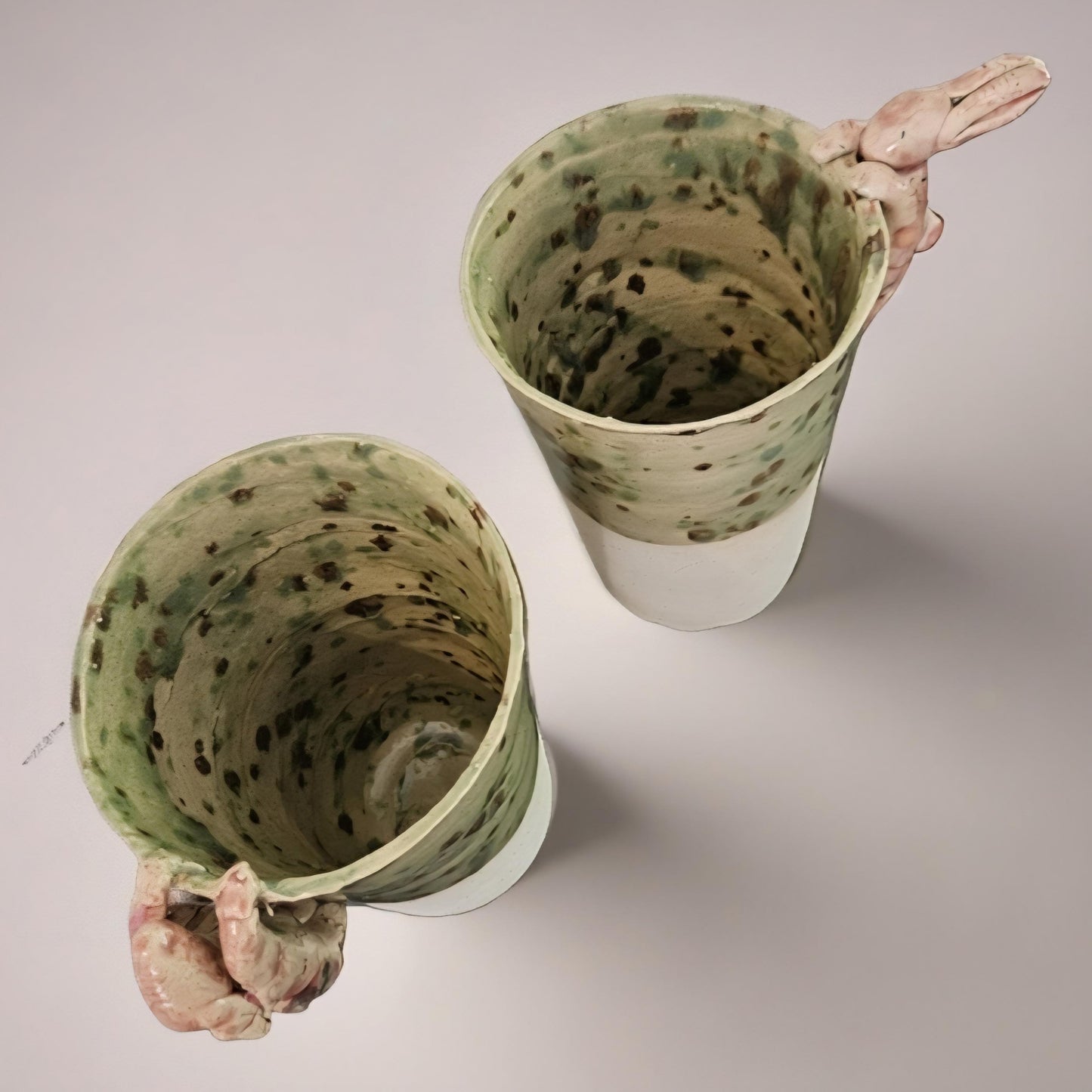 Hanging Hare Tumbler – Symbolic Renewal Ceramic Vessel, Ø8×12 cm
