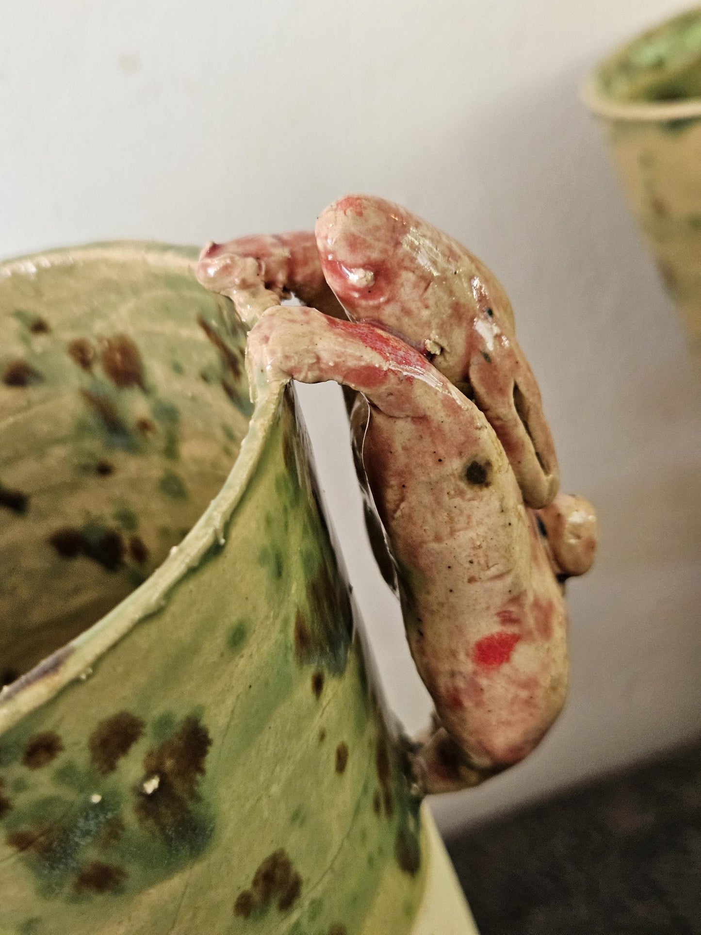 Hanging Hare Tumbler – Symbolic Renewal Ceramic Vessel, Ø8×12 cm