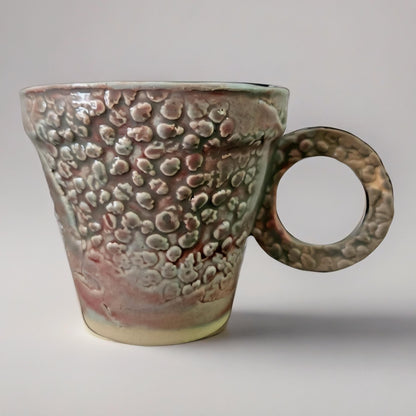 Yard of Bones Ceramic Coffee Mug – Shadows of Life Carved in Clay, Ø8×7.5 cm