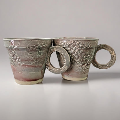 Yard of Bones Ceramic Coffee Mug – Shadows of Life Carved in Clay, Ø8×7.5 cm