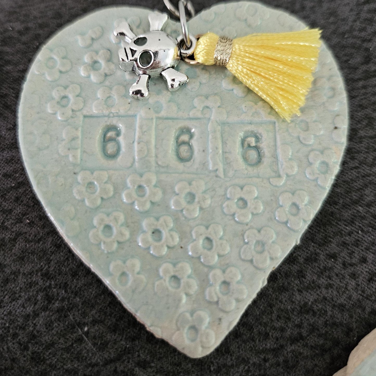 Not so loving heart Keychain – Cheerful Companion Charm, 6x5 cm