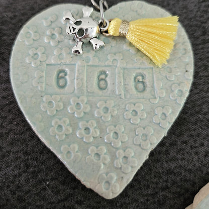 Not so loving heart Keychain – Cheerful Companion Charm, 6x5 cm