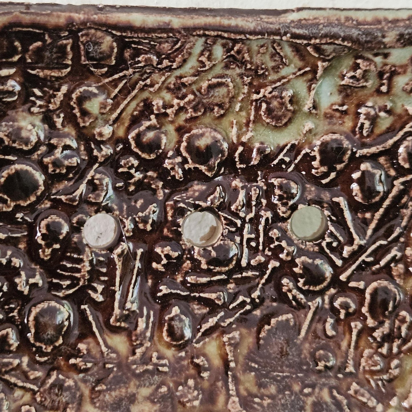 Graveyard Reverie Rectangular Soap Dish – Gothic Ceramic Resting Place, 8×5 cm