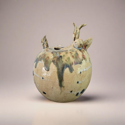 Curious Chicken Ceramic Sculpture – Speckled Charm Vessel, Ø13×11 cm