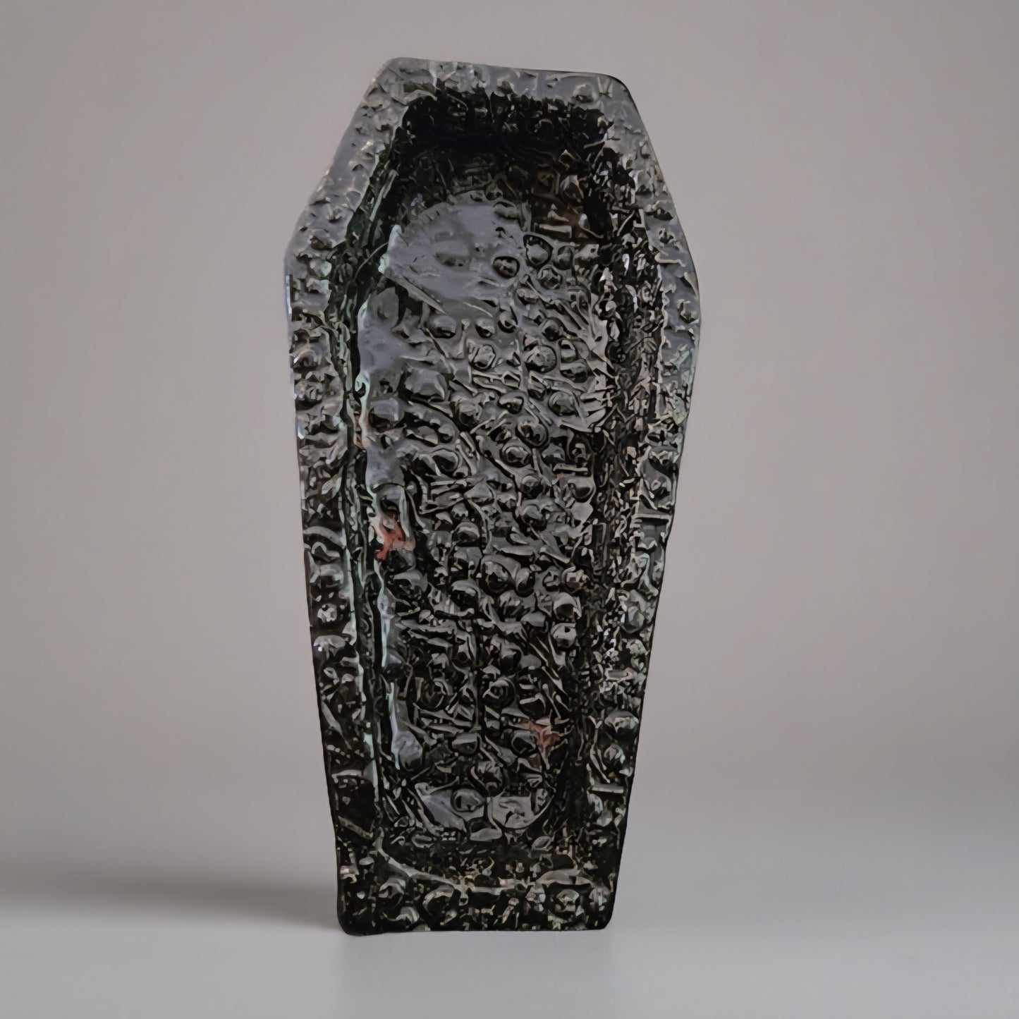 Skulls & Bones Ceramic Trinket Coffin – Obsidian Ceramic Resting Place, 15×7×2 cm