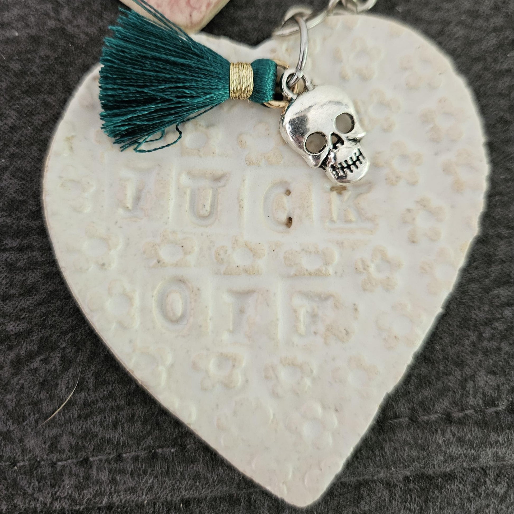 Not so loving heart Keychain – Cheerful Companion Charm, 6x5 cm
