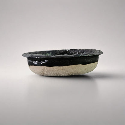 Graveyard of Bones Trinket Dish – Ceramic Macabre for Keepsakes, Ø10×2 cm