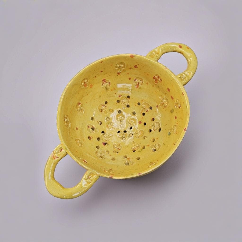 Skull Motif Ceramic Colander – Sunburst Kitchen Strainer, Ø13.5×7.5 cm by Red Raven Pottery