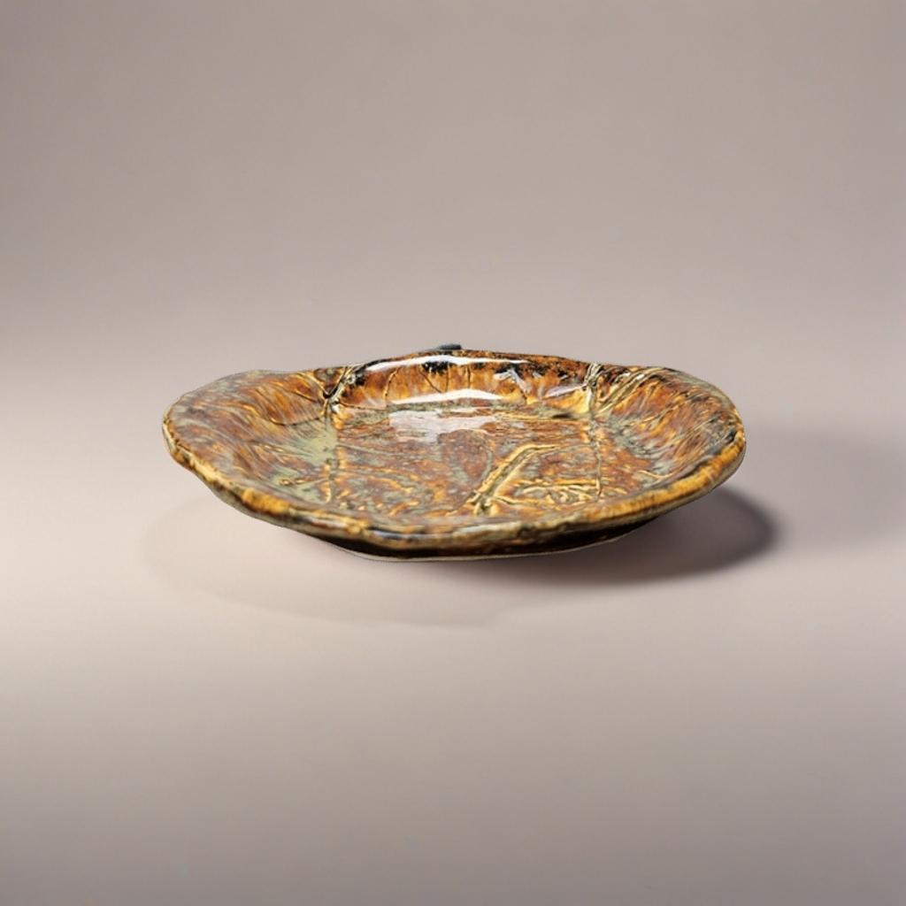 Rustic Leaf Ceramic Dish – Woodland Patterned Plate, Ø17×2 cm by Red Raven Pottery