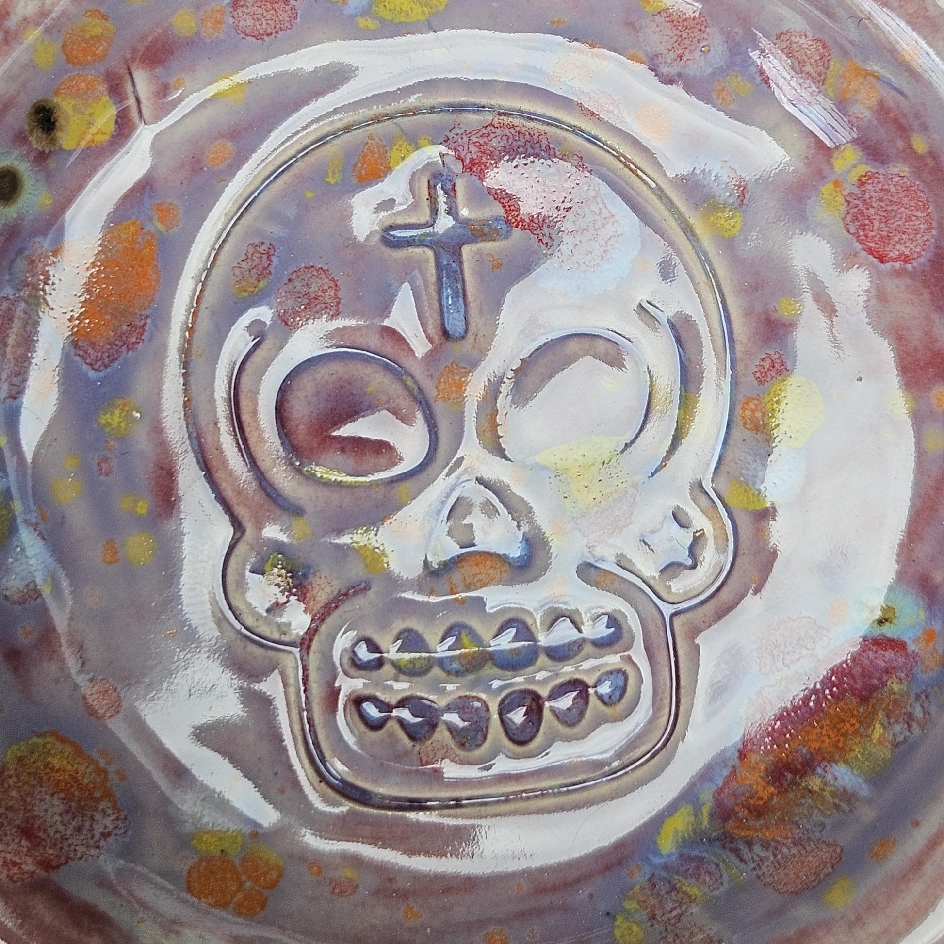 Sugar Skull Ceramic Mini Dish – Festive Macabre Trinket Keeper, Ø10×1.5 cm by Red Raven Pottery