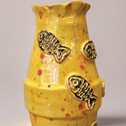 Sunburst Ceramic Vase – Ochre Glazed Fishbone Vessel, Ø9×17 cm by Red Raven Pottery
