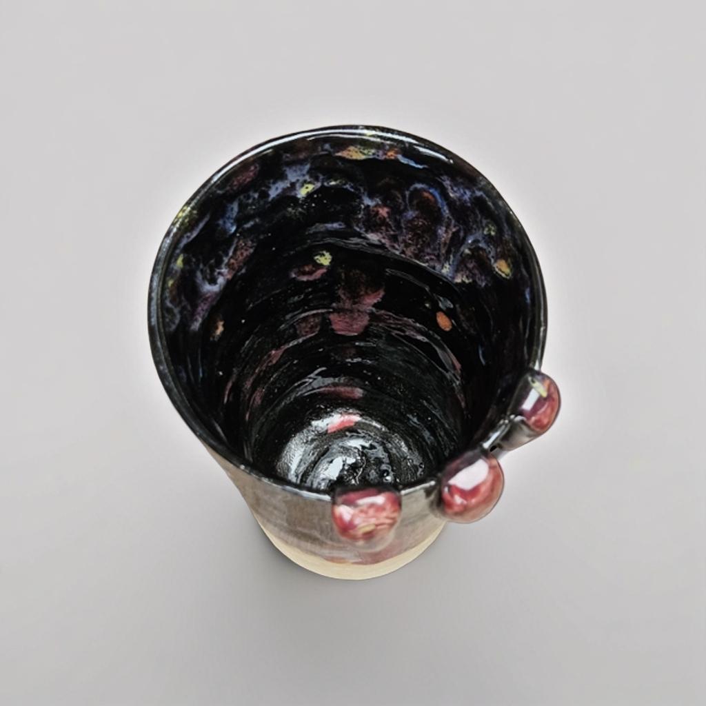 Creeping Hand Ceramic Tumbler – Grasp from the Grave, Ø8.5×13 cm by Red Raven Pottery