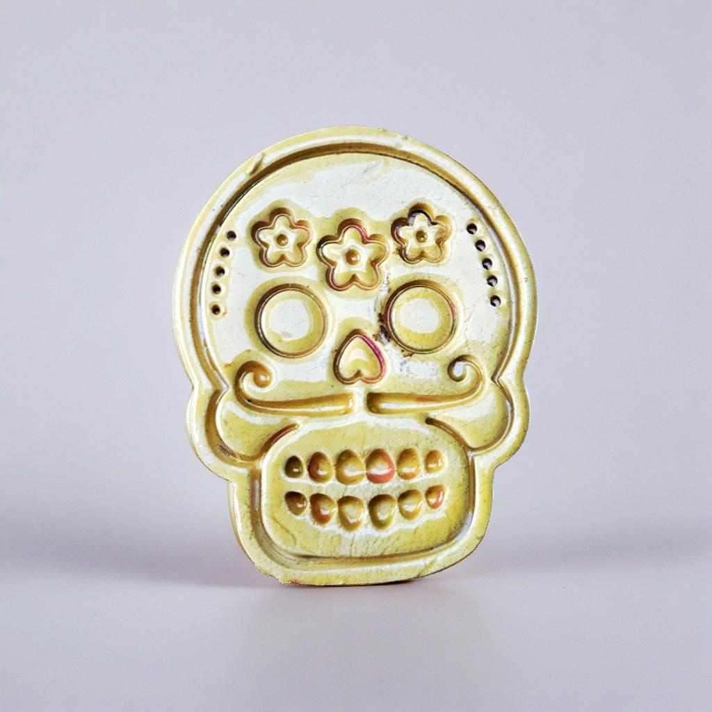 Golden Calavera Magnet – Sugar Skull Ornament, 4.5×5.5 cm, various designs by Red Raven Pottery