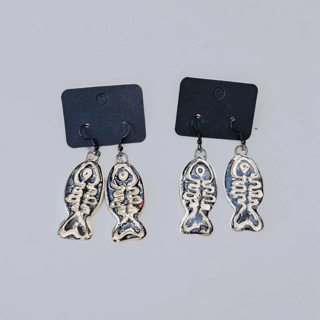 Tidal Relic Fishbone Earrings – Handmade Eerie Charms, 4×2 cm by Red Raven Pottery