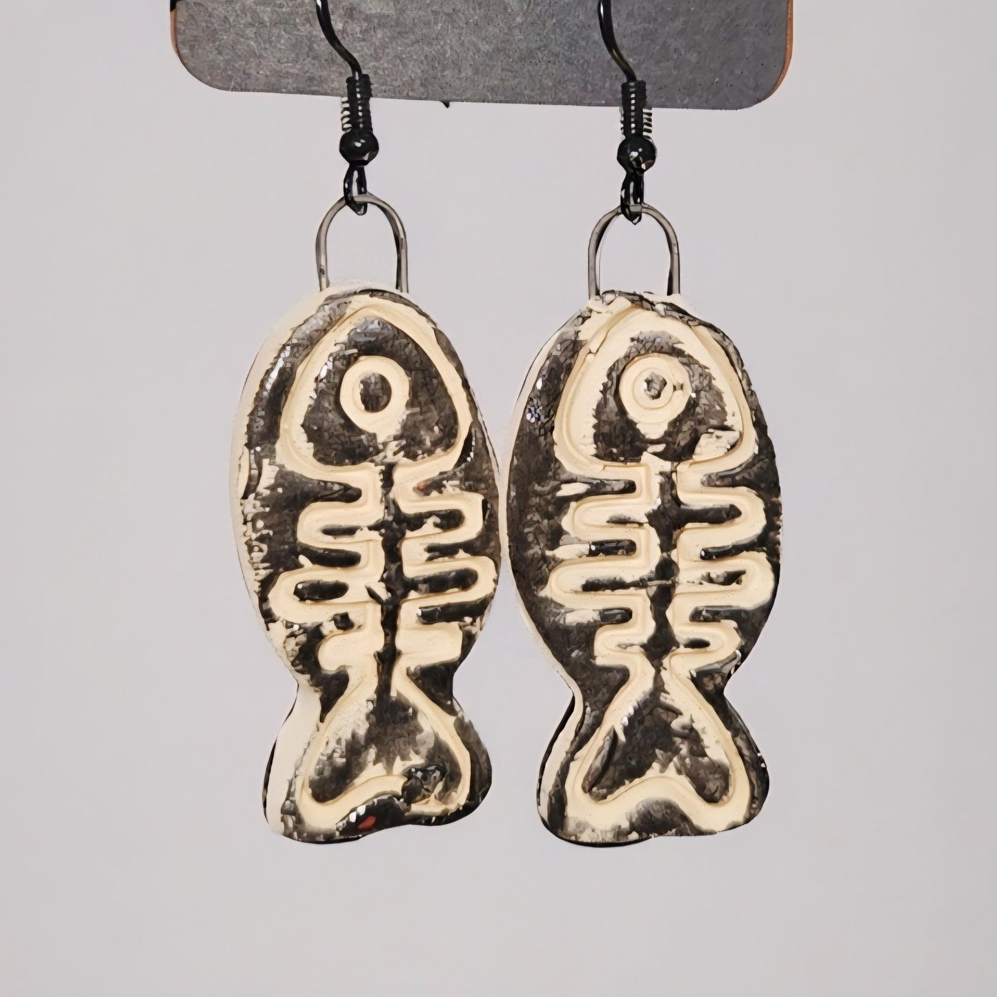 Tidal Relic Fishbone Earrings – Handmade Eerie Charms, 4×2 cm by Red Raven Pottery