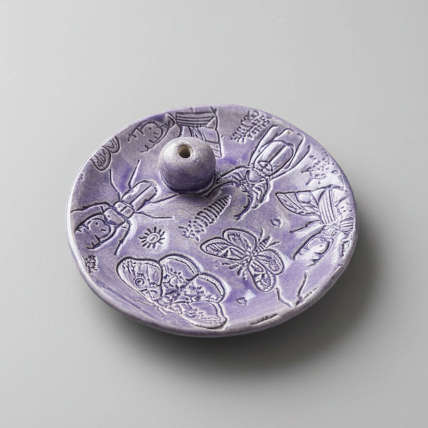 Lavender Entomology Ceramic Incense Holder – Botanical Imprint Ritual Dish, Ø9.5×1 cm by Red Raven Pottery