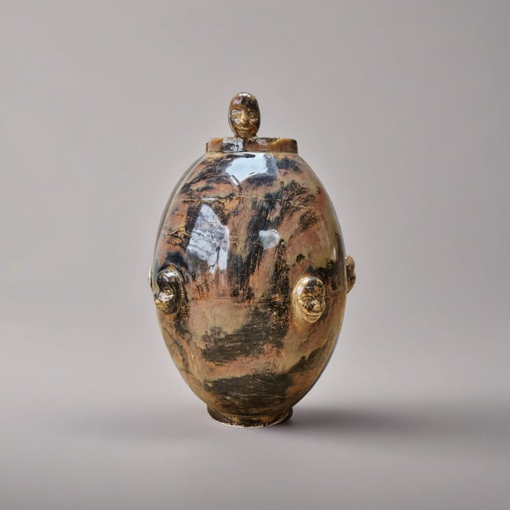Life on Mars Ceramic Vase – Newborn Faces in Quiet Orbit, Ø9×13 cm by Red Raven Pottery