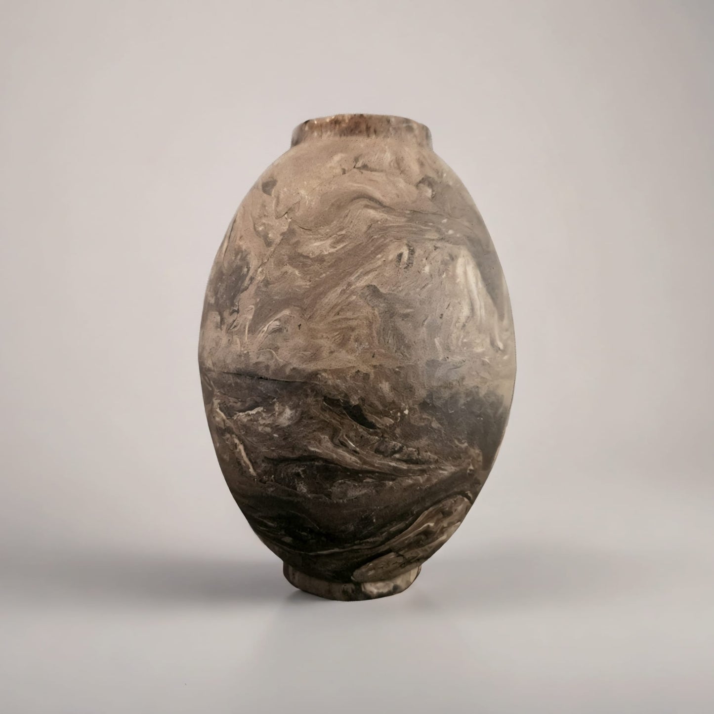 Marbled Earth Ceramic Vase – Stone-Toned Ritual Vessel, Ø11×17 cm by Red Raven Pottery