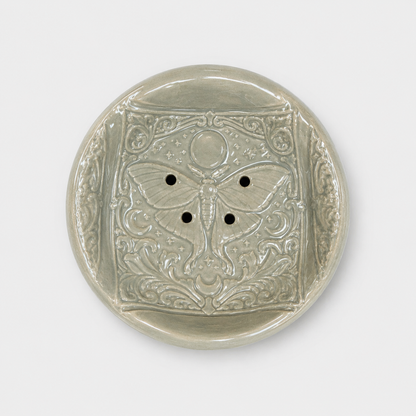 Moon Phase Moth Ceramic Soap Dish – Celestial Bathroom Ritual, Ø10 × 2 cm by Red Raven Pottery