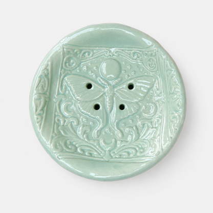 Moon Phase Moth Ceramic Soap Dish – Celestial Bathroom Ritual, Ø10 × 2 cm by Red Raven Pottery