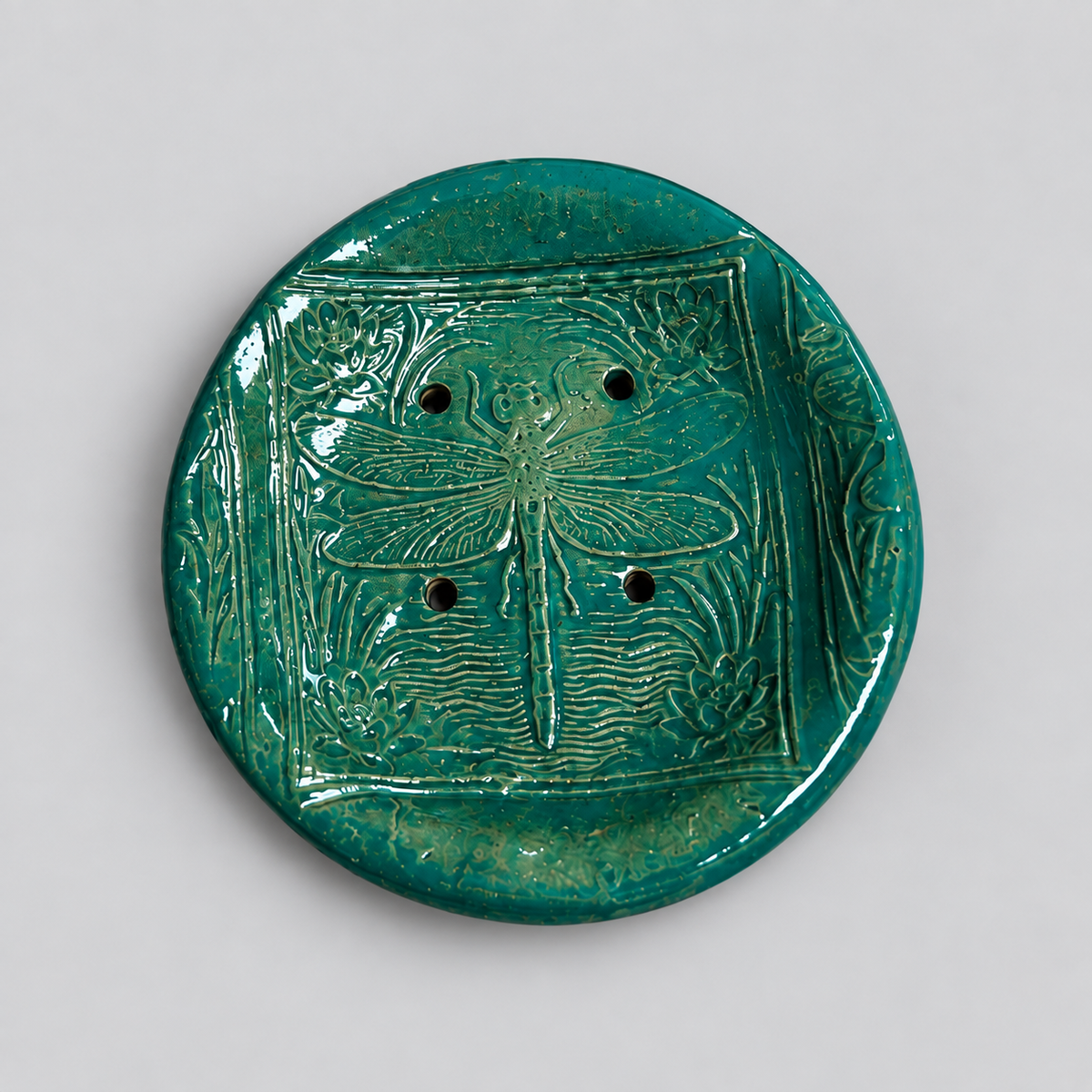 Mossmere Dragonfly Handmade Ceramic Soap Dish – Emerald Waters, Ø10 × 2 cm by Red Raven Pottery