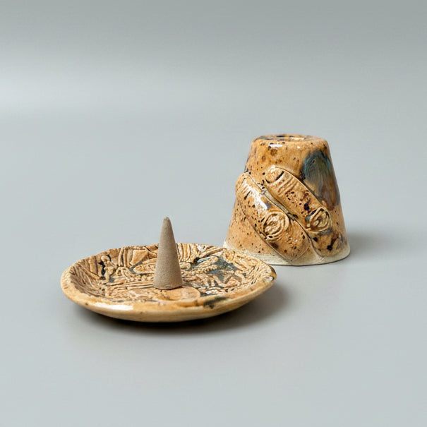 Nocturne Sightings Ceramic Incense Holder – Cone Ritual Vessel, Ø8×5.5 cm by Red Raven Pottery