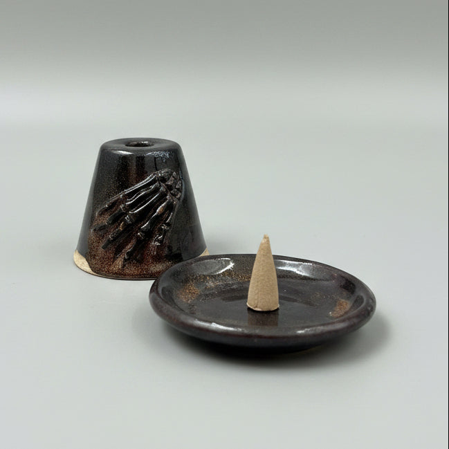 Nocturne Sightings Ceramic Incense Holder – Cone Ritual Vessel, Ø8×5.5 cm by Red Raven Pottery