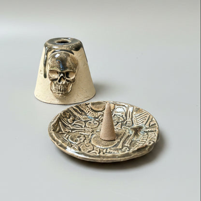 Nocturne Sightings Ceramic Incense Holder – Cone Ritual Vessel, Ø8×5.5 cm by Red Raven Pottery
