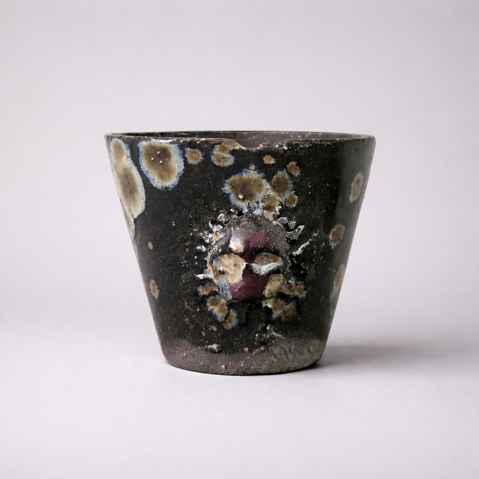 Obsidian Skull Ceramic Mini – Guardian Jar for Shots & Succulents, Ø4×4 cm by Red Raven Pottery