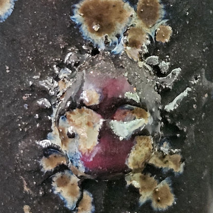 Obsidian Skull Ceramic Mini – Guardian Jar for Shots & Succulents, Ø4×4 cm by Red Raven Pottery