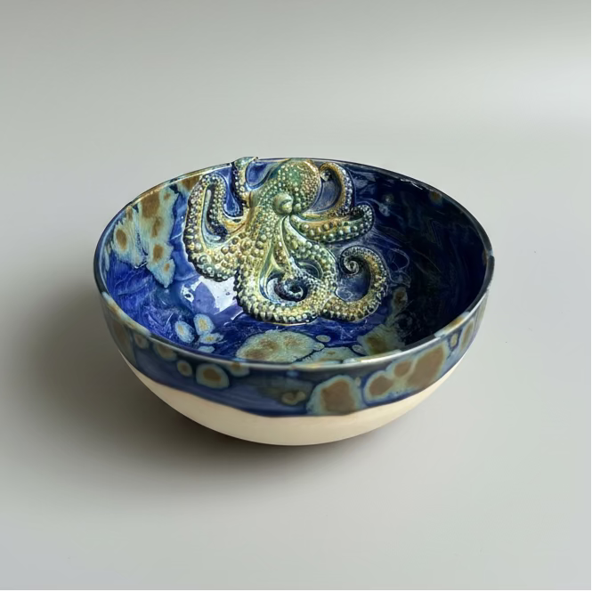 Octopus Drift Ceramic Bowl – Deep Sea Ritual Vessel, Ø11/ Ø13 / Ø22 x 5.7 cm by Red Raven Pottery