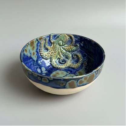 Octopus Drift Ceramic Bowl – Deep Sea Ritual Vessel, Ø11/ Ø13 / Ø22 x 5.7 cm by Red Raven Pottery
