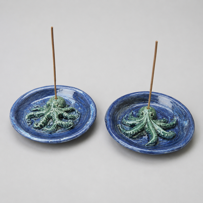 Octopus Drift Ceramic Incense Holder – Tide-Quiet Ritual Vessel, Ø8 x 1.5cm by Red Raven Pottery
