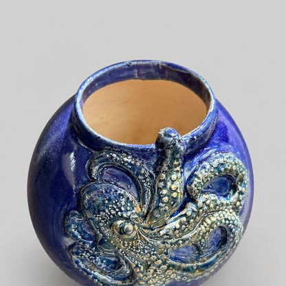 Octopus Drift Ceramic Vase – Ocean Depth Vessel, Ø11×17 cm by Red Raven Pottery