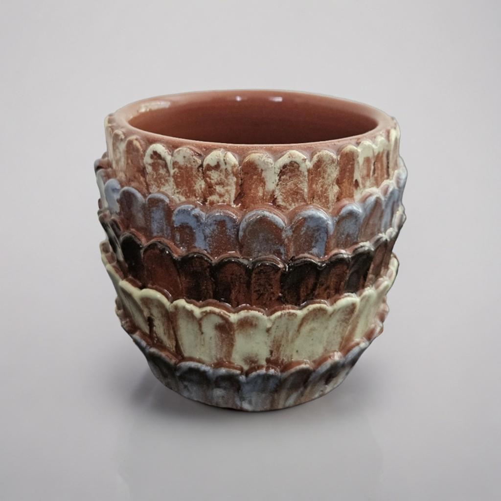 Pangolin Scales Ceramic Mug & Pitcher Set – Armor in Red Clay, Ø8×8 cm / Ø10×10 cm by Red Raven Pottery